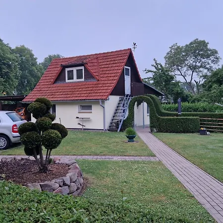 Kleinmoellerchen Neu Poserin